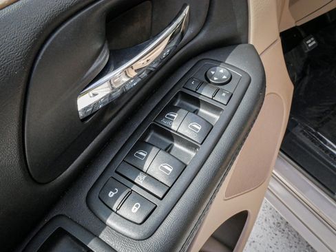 Used 2013 Dodge Grand Caravan Crew w/ Driver Convenience Group FWD image 15