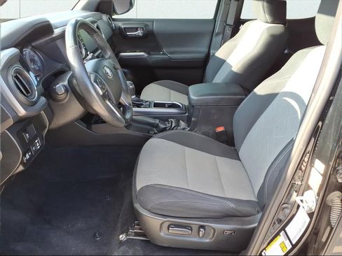 Used 2021 Toyota Tacoma TRD Off-Road image 14