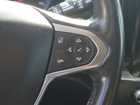 Used 2020 Chevrolet Traverse LT FWD image 13