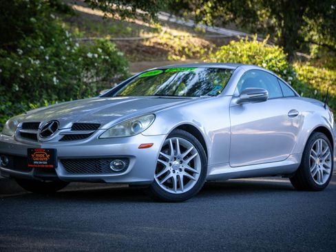 Used 2009 Mercedes-Benz SLK 300 image 1