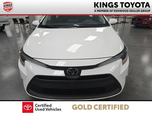 Used 2025 Toyota Corolla LE FWD image 3