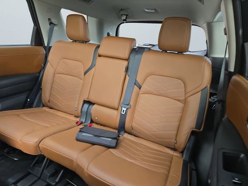 Used 2023 Nissan Pathfinder Platinum w/ Lighting Package (N92) image 13