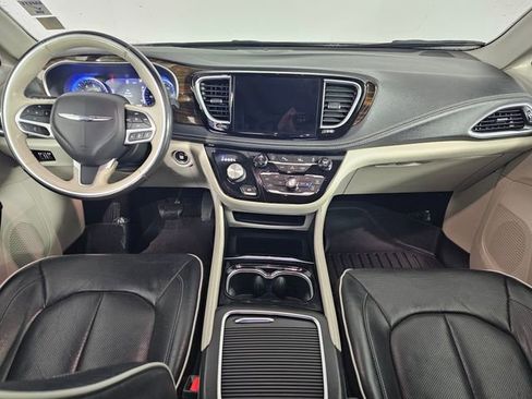 Used 2021 Chrysler Pacifica Limited image 23
