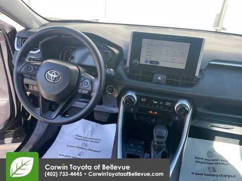 Used 2025 Toyota RAV4 XLE image 14