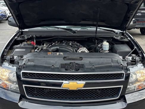 Used 2013 Chevrolet Tahoe LT w/ Luxury Package AWD/4WD image 34