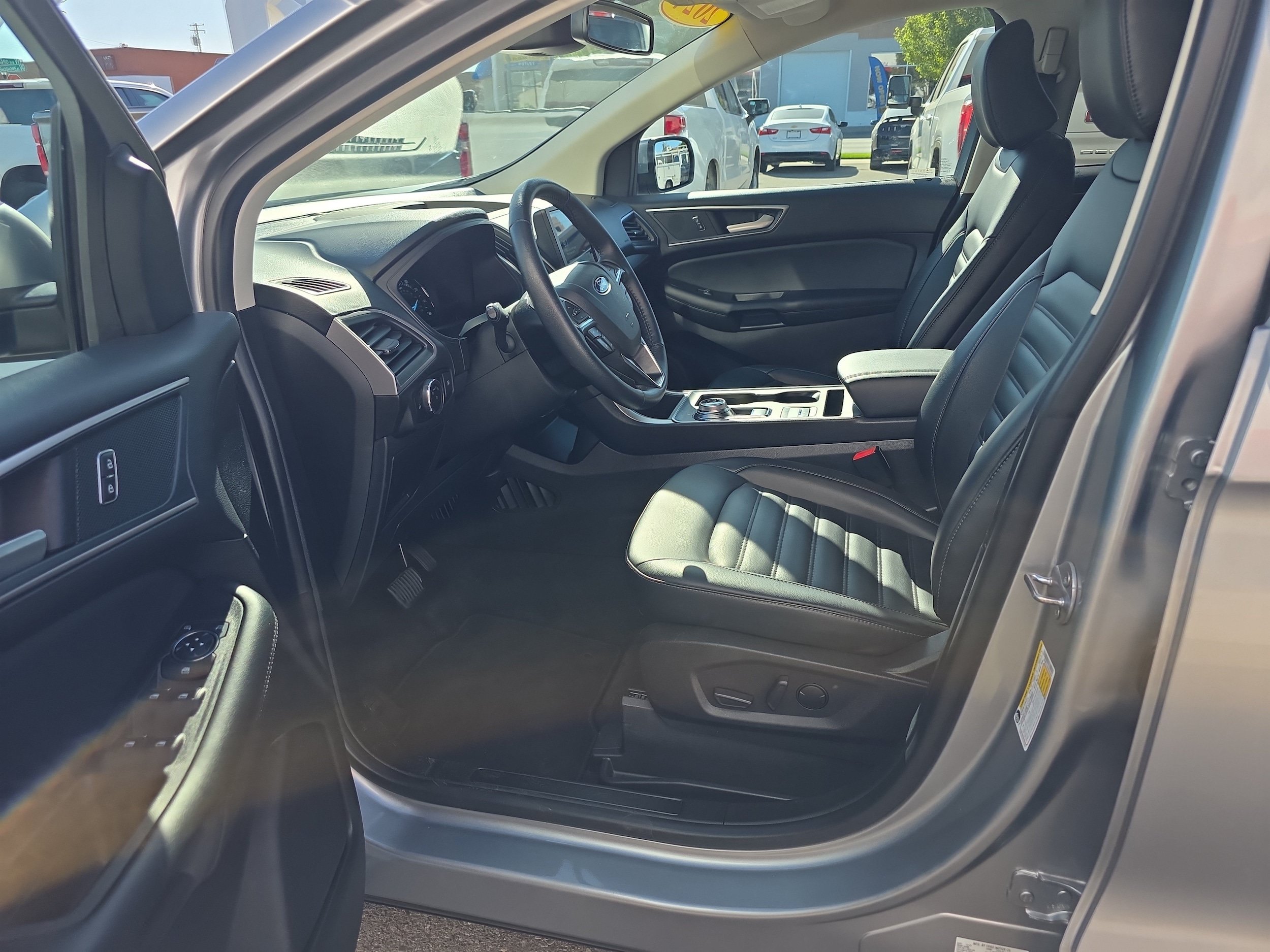 Used 2024 Ford Edge SEL AWD/4WD image 2