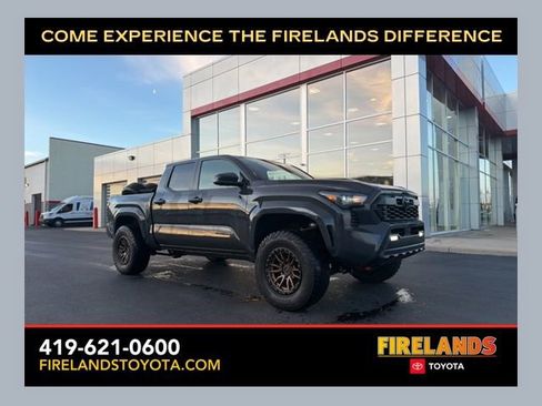 Used 2025 Toyota Tacoma TRD Sport w/ TRD Sport Premium Package image 1