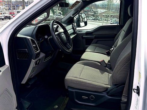 Used 2017 Ford F450 XLT w/ XLT Premium Package image 14