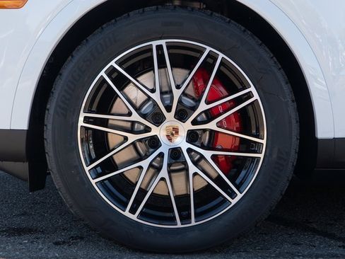 New 2026 Porsche Cayenne S image 12