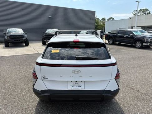 Certified 2024 Hyundai Kona SEL FWD image 6