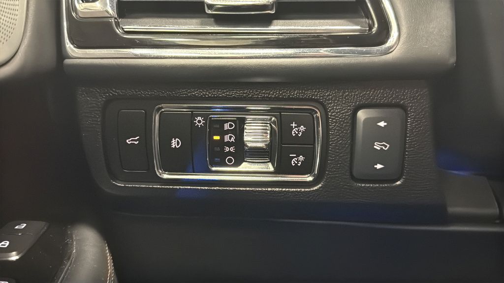 Used 2024 Lincoln Navigator L Black Label AWD/4WD image 33