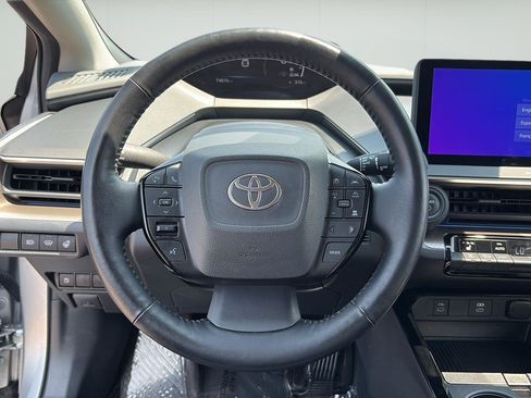 Used 2024 Toyota Prius XLE AWD/4WD image 11
