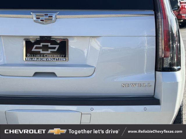 Used 2019 Cadillac Escalade ESV Premium Luxury AWD/4WD image 6