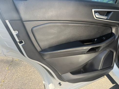 Used 2019 Ford Edge SEL w/ Equipment Group 201A AWD/4WD image 19