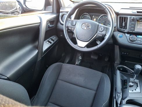 Used 2017 Toyota RAV4 XLE image 14