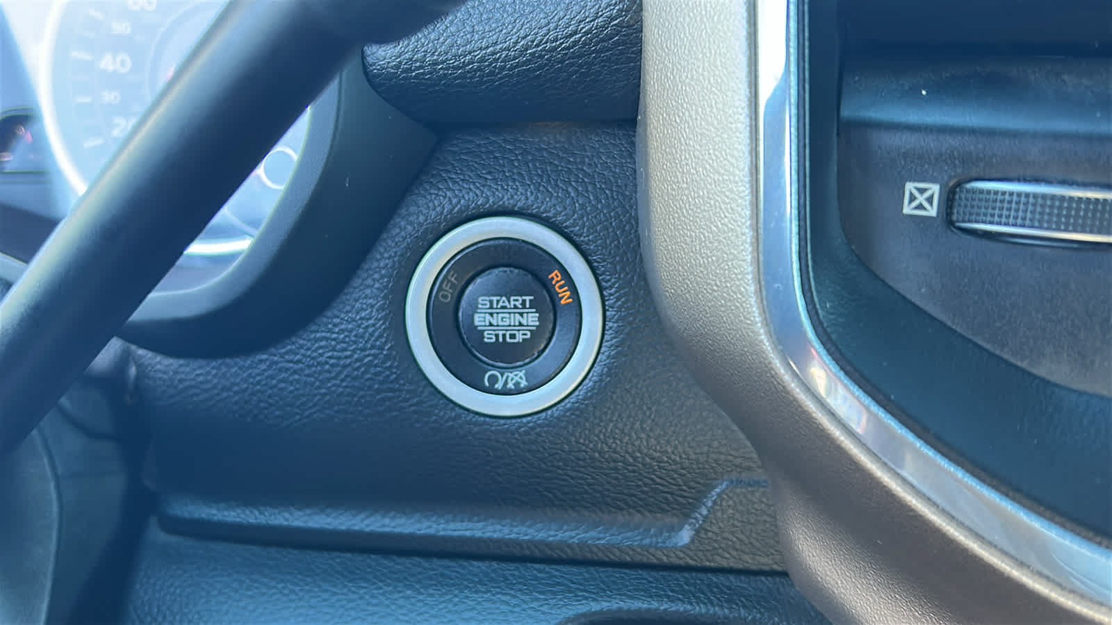 Used 2019 RAM 2500 Laramie AWD/4WD image 17