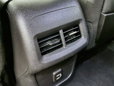 Used 2024 GMC Terrain SLE FWD image 29