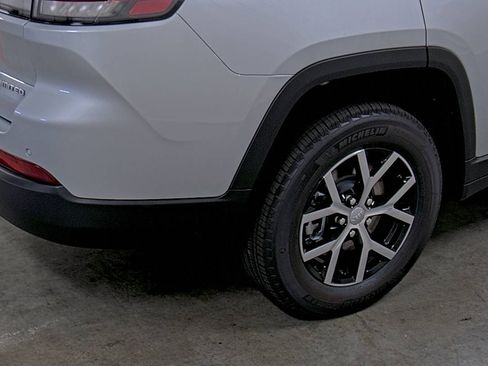 New 2025 Jeep Grand Cherokee L Limited w/ Luxury Tech Group II image 12