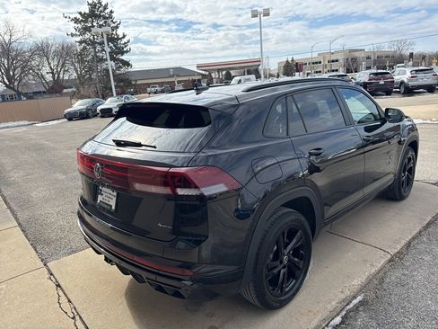 Certified 2025 Volkswagen Atlas Cross Sport SEL R-Line image 9