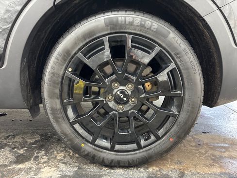 Certified 2022 Kia Telluride EX w/ EX Premium Package AWD/4WD image 25
