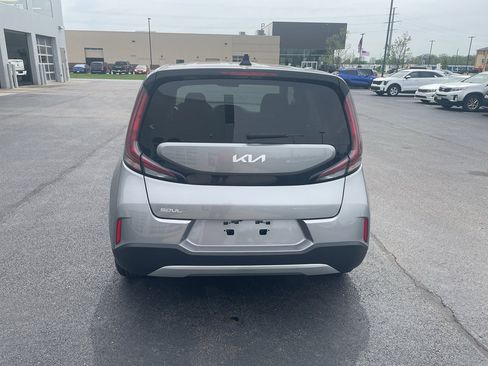 Used 2024 Kia Soul LX w/ Option Group 015 FWD image 5
