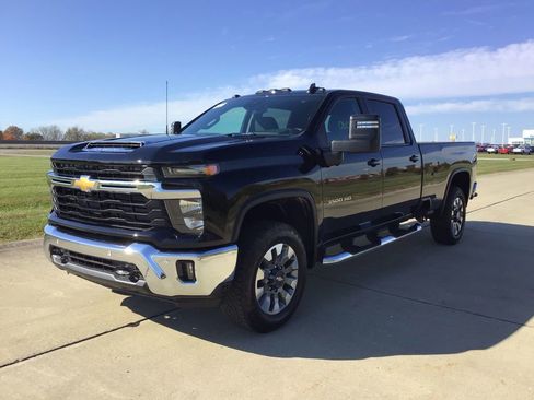 New 2026 Chevrolet Silverado 3500 LT image 9