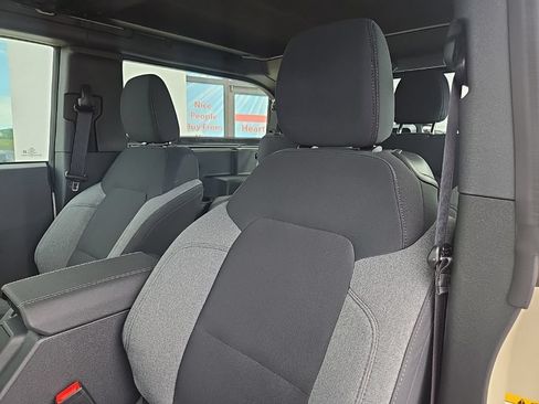 Used 2026 Ford Bronco 2-Door w/ Sasquatch Package AWD/4WD image 32