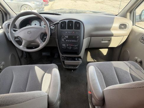 Used 2002 Dodge Grand Caravan SE image 8