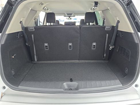 New 2025 Nissan Pathfinder SL w/ Black Appearance Package image 13