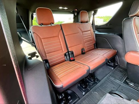Used 2023 GMC Yukon Denali Ultimate w/ LPO, Floor Liner Package AWD/4WD image 28