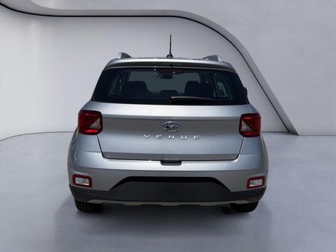 New 2026 Hyundai Venue SEL FWD image 4