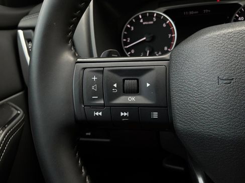 Used 2026 Nissan Rogue SV FWD image 36