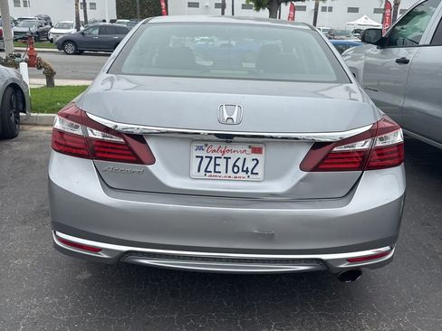 Used 2017 Honda Accord LX image 4