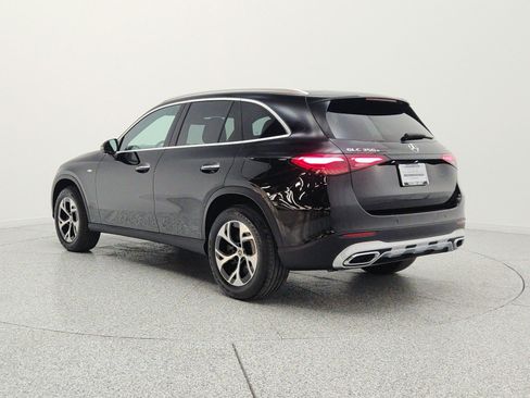 Used 2025 Mercedes-Benz GLC 350e 4MATIC image 7