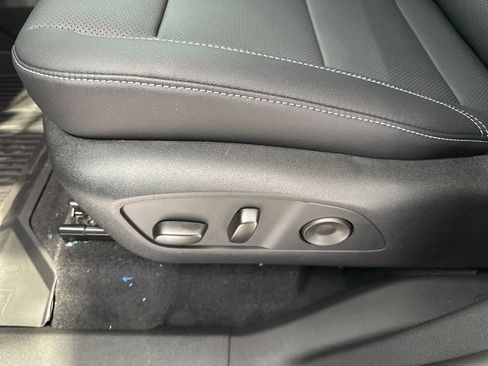 New 2026 Chevrolet Traverse LT w/ Driver Confidence Package image 11