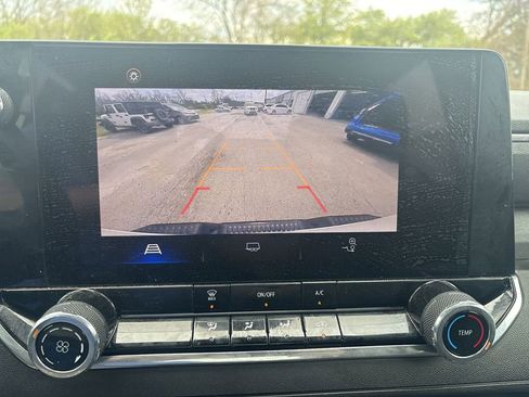 Used 2024 Chevrolet Colorado W/T image 21