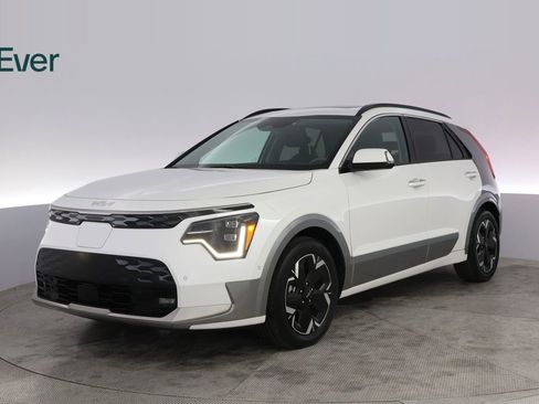 Used 2023 Kia Niro Wave w/ Wave Preserve Package image 2