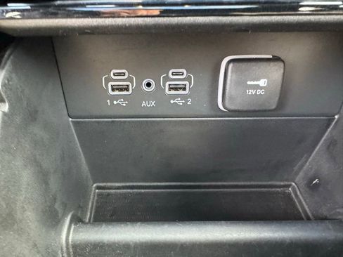 Used 2023 Jeep Grand Cherokee Limited image 29