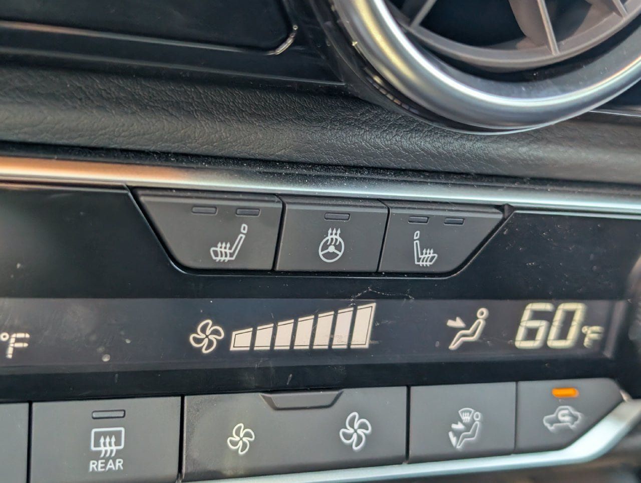 Used 2025 Nissan Sentra SR w/ SR Premium Package FWD image 18