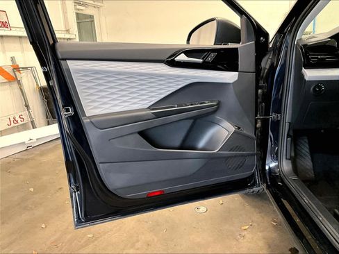 Used 2023 Volkswagen Taos S image 24