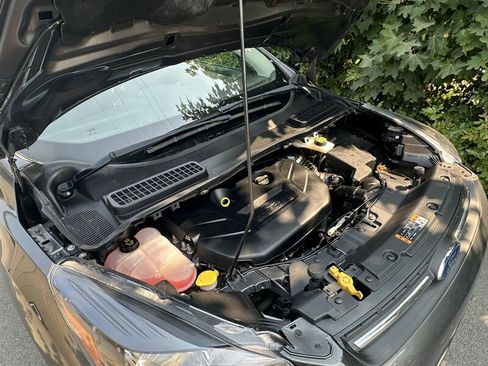 Used 2015 Ford Escape SE AWD/4WD image 32