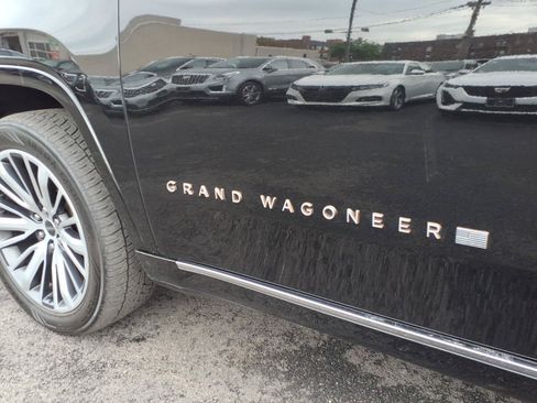Used 2022 Jeep Grand Wagoneer Series III w/ Flexible Seating Group AWD/4WD image 10