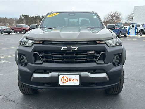 Used 2024 Chevrolet Colorado Trail Boss w/ Technology Package image 2