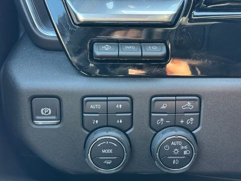 Used 2025 Chevrolet Silverado 3500 High Country w/ High Country Premium Package AWD/4WD image 29