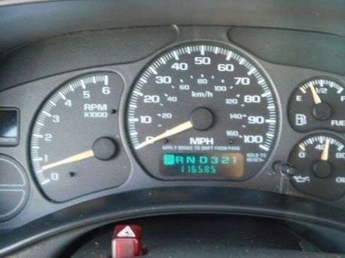 Used 2002 Chevrolet Avalanche 2WD image 18