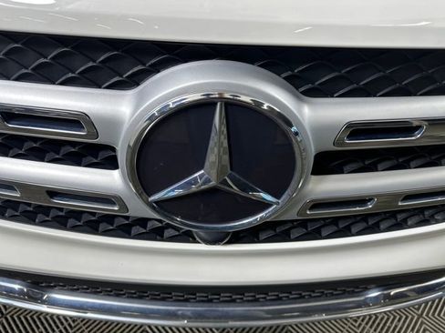 Used 2022 Mercedes-Benz GLB 250 4MATIC image 9