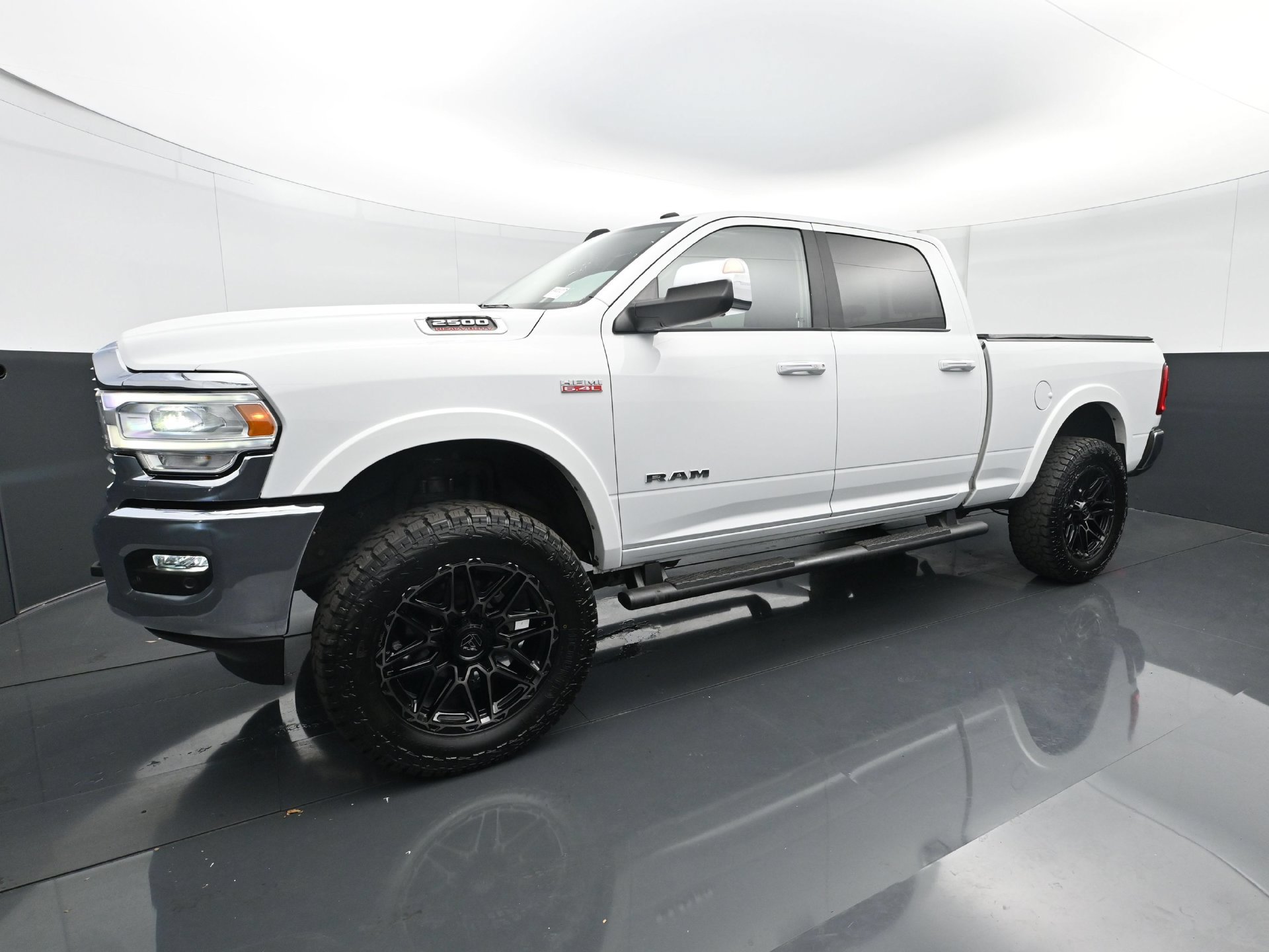 Used 2022 RAM 2500 Laramie AWD/4WD image 2