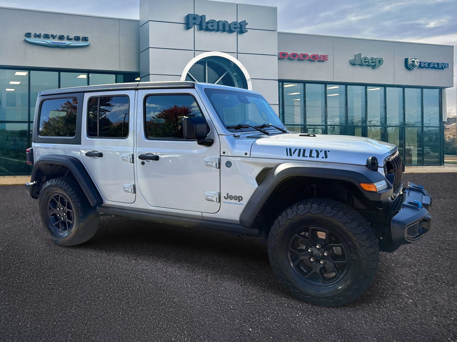 Used 2024 Jeep Wrangler Unlimited AWD/4WD image 1