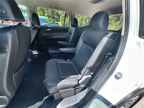 Used 2023 Volkswagen Atlas SE image 24