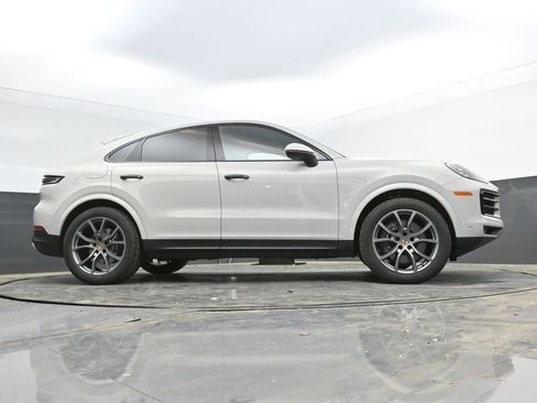 New 2025 Porsche Cayenne Coupe image 43